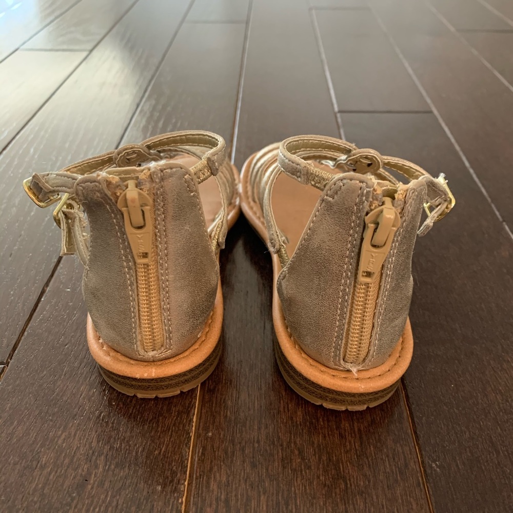 Gold sandals - Picture 2 of 3